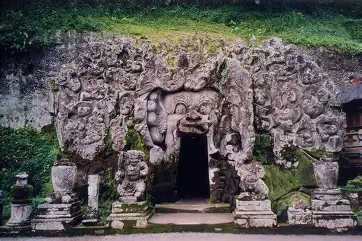 Goa Lawah